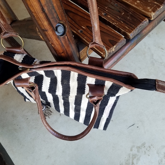 CrossTree Lane Bag - Picture 7 of 9